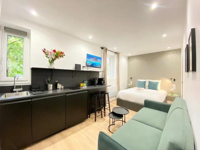 Location Appartement Avenue Stephen Pichon, Paris