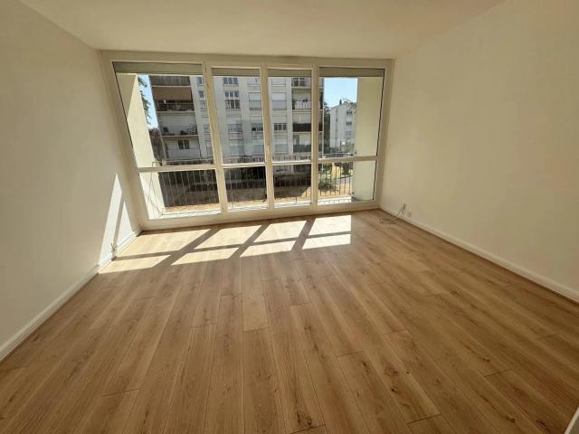 Location Appartement Avenue Paul Vaillant Couturier, Paray Vieille Poste