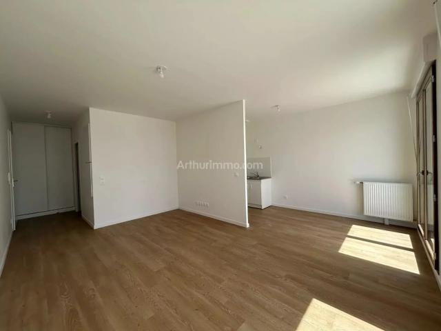 Location Appartement Avenue Paul Vaillant Couturier, Paray Vieille Poste
