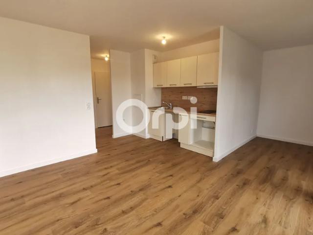 Location Appartement Avenue Pierre Brossolette, Chilly Mazarin