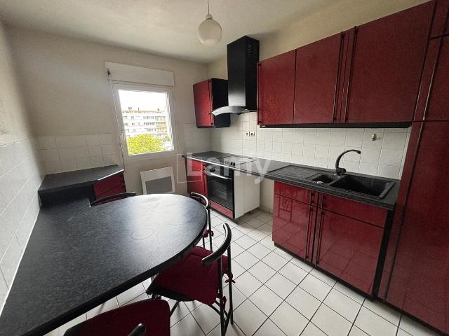 Location Appartement Avenue Raymond Poincaré, Dijon