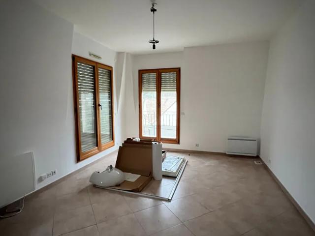 Location Appartement Avenue Volta, Montfermeil