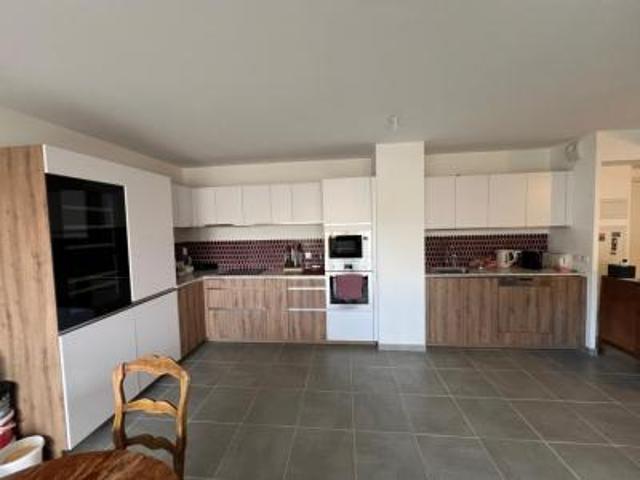 location appartement beaurecueil la duranne 3 pièces 69 m2 bouches du rhone 13100 1390 € / mois