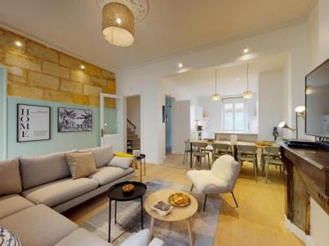 location appartement bordeaux 13 pièces 229 m2 gironde 33000 730 € / mois