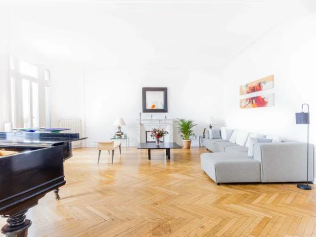 Location Appartement Boulevard de Montmorency, Paris