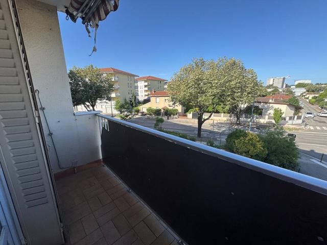 Location Appartement Boulevard du Docteur Coblod, Vénissieux