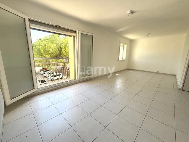 Location Appartement Boulevard Lieutenant Charpenel, Salon de Provence
