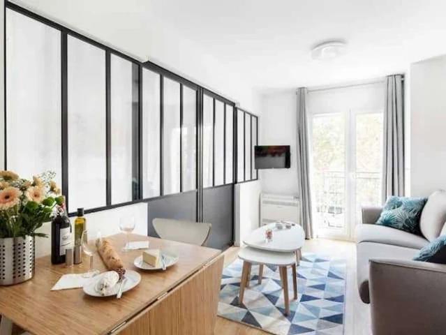 Location Appartement Boulevard Marguerite de Rochechouart, Paris