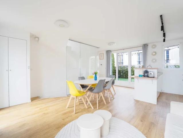 Location Appartement Boulevard Marguerite de Rochechouart, Paris