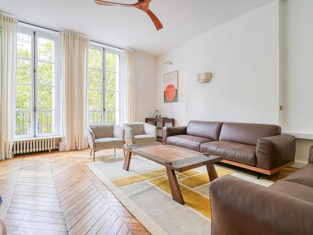 Location Appartement Boulevard Saint Germain, Paris