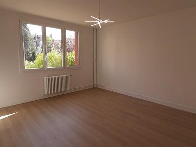 Location Appartement Rue Hincmar, Reims