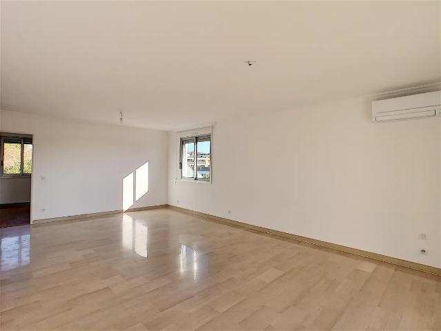 Location Appartement Boulevard Pierre Delmas, Antibes