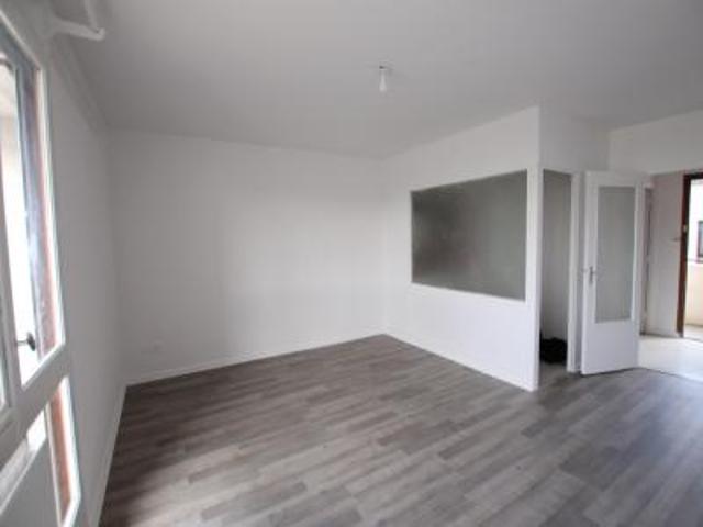 location appartement bron 1 pièce 34 m2 rhone 69500 665 € / mois