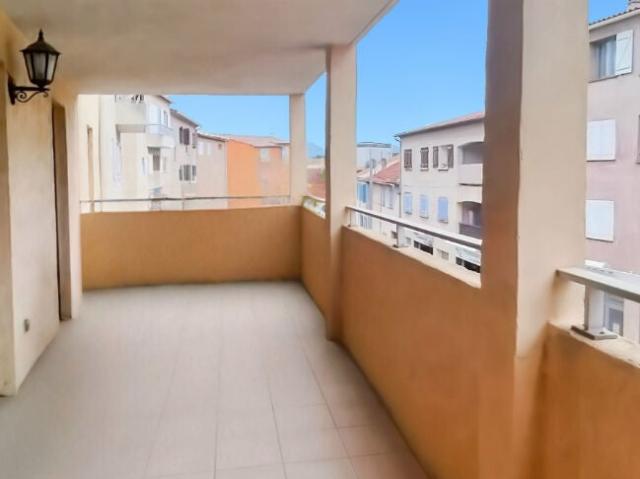 Location Appartement Cannebas Font Brun, Carqueiranne