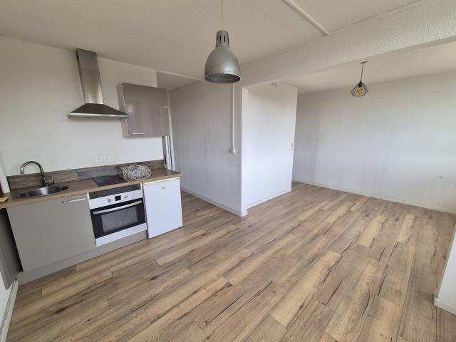 Location Appartement Carrer San Marc, Égat