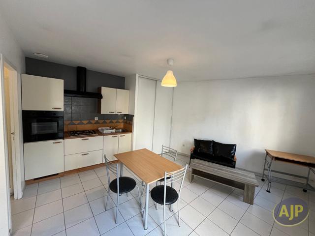 Location appartement Cholet: 460 € AJP Immobilier Cholet