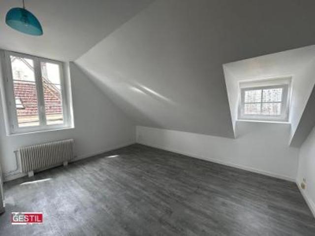 location appartement chaumont en vexin 1 pièce 14 m2 oise 60240 411 € / mois