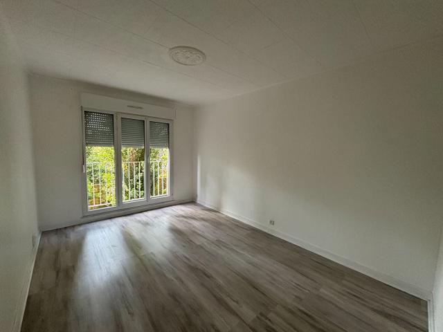 Location Appartement Chaussée Saint Martin, Reims
