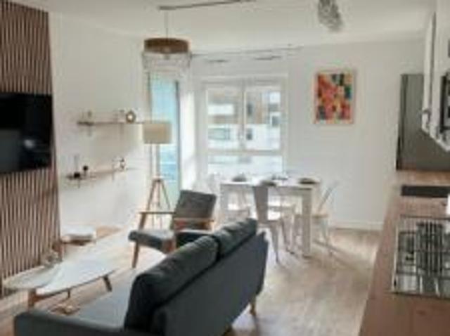 location appartement champs sur marne 1 pièce 13 m2 seine et marne 77420 620 € / mois