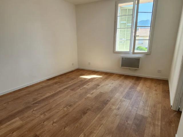 Location Appartement Chemin de Forgentier, Toulon