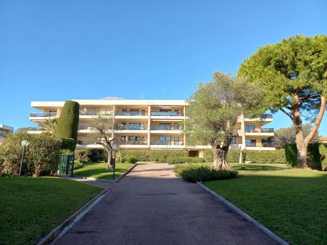 Location Appartement Chemin de la Colle, Antibes