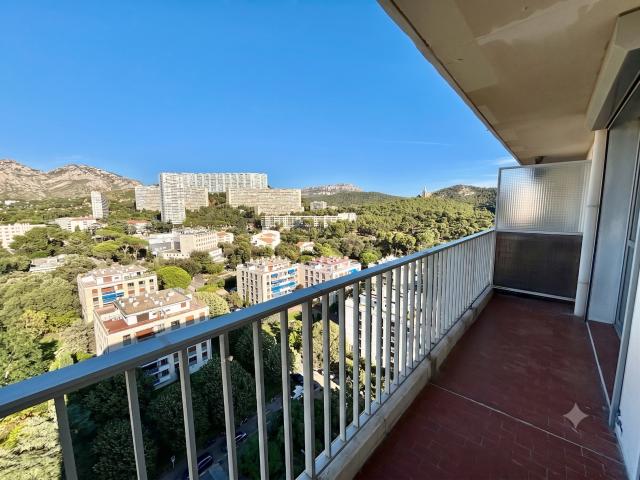 Location Appartement Chemin de la Colline Saint Joseph, Marseille
