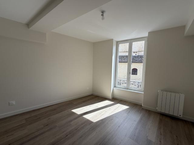Location Appartement Chemin de la Croix des Larrons, Beaujeu