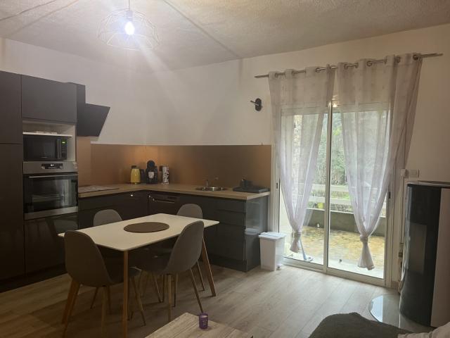 Location Appartement Chemin de la Beaume, Arre