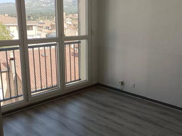 Location Appartement Chemin des Espillières, Aubagne