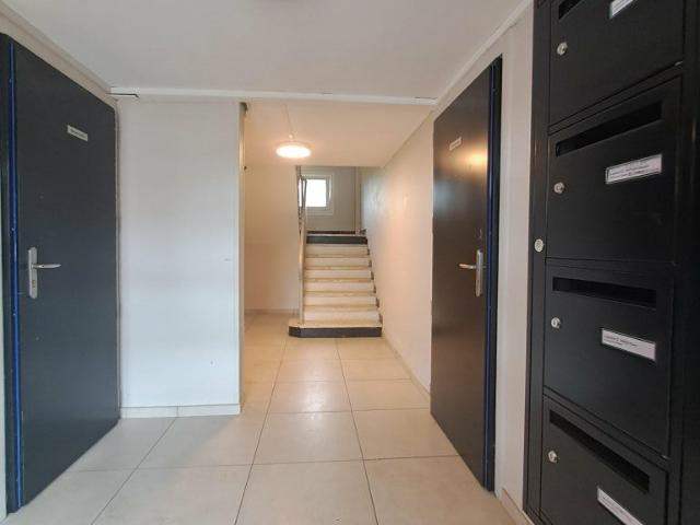 Location Appartement Chemin des Grandes Hayes, Robert Espagne