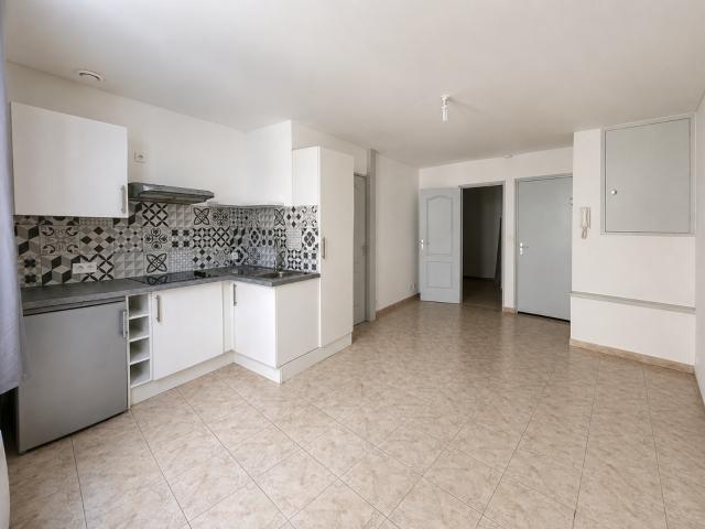 Location Appartement Chemin des Pradels, Villevieille