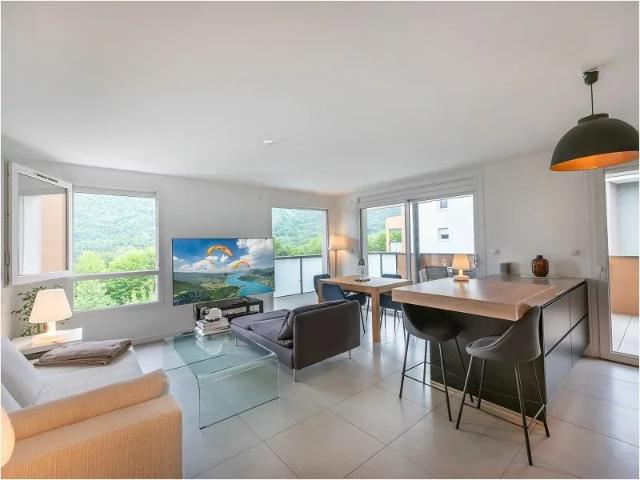 Location Appartement Chemin du Plaisir, Quintal