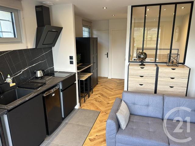 Location Appartement Chemin du Tronchon, Écully