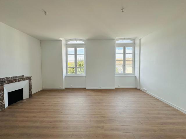 Location Appartement Chemin du Vert, Bram