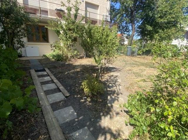 Location Appartement Chemin entre la Guarlande et les Vignes des Côtes de Clermont, Clermont Ferrand