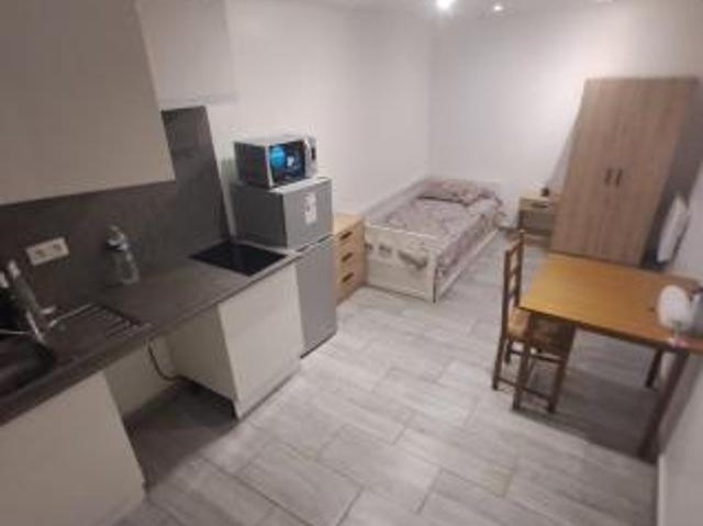 location appartement chilly mazarin 1 pièce 18 m2 essonne 91380 700 € / mois