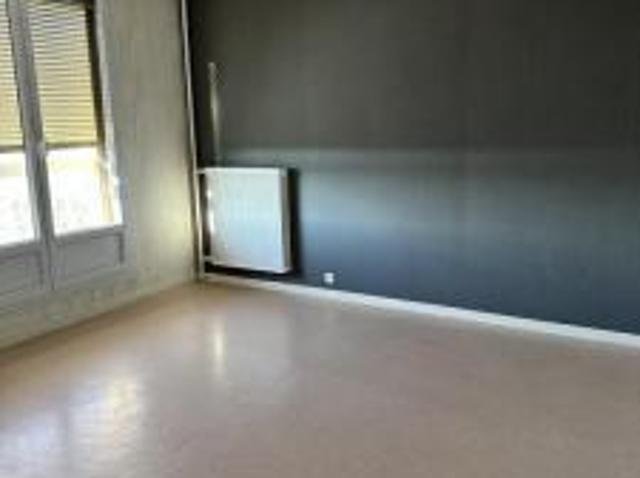 location appartement commentry 4 pièces 76 m2 allier 03600 510 € / mois
