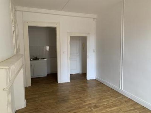 location appartement confolens charente 16500 293 € / mois