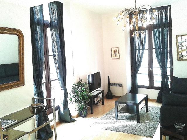 Location Appartement Cour des Fermes, Paris