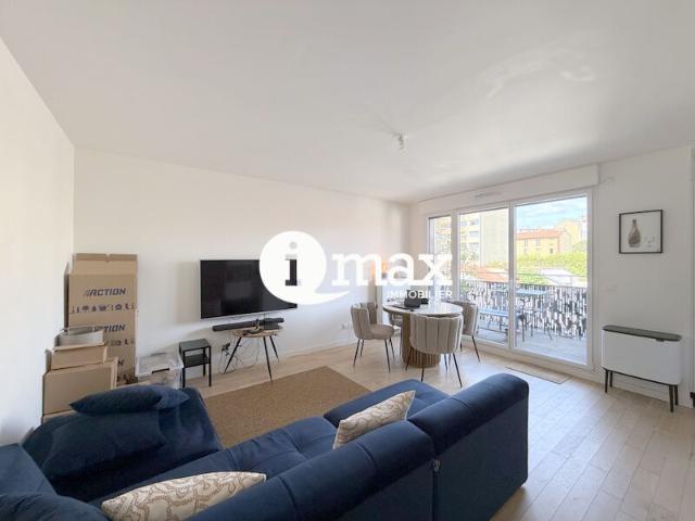 Location Appartement COURBEVOIE