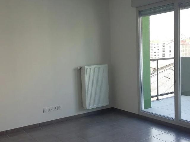 Location Appartement Cours Tolstoï, Villeurbanne
