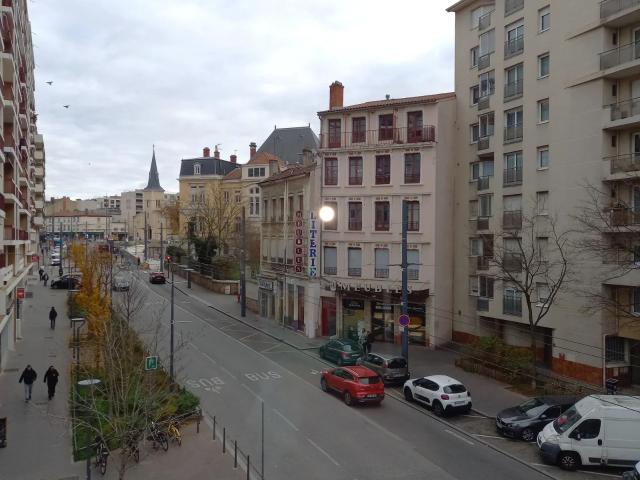 Location Appartement Cours Tolstoï, Villeurbanne