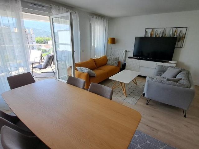 Location Appartement Cours de la Libération et du Général de Gaulle, Grenoble