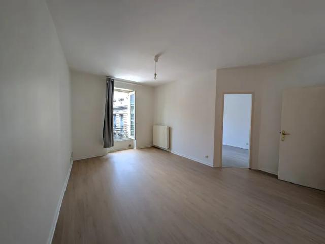 Location Appartement Cours de la Marne, Bordeaux