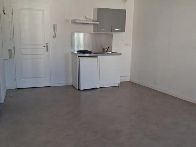 Location Appartement Cours des Apôtres de la Liberté, Saintes