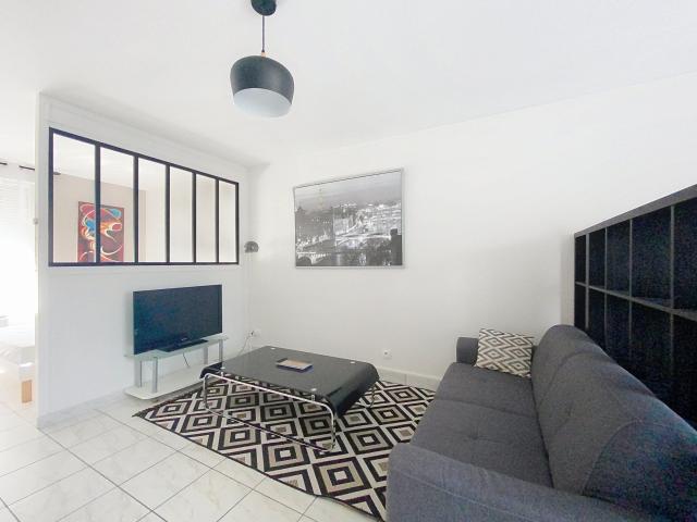 Location Appartement Cours Jean Baptiste Langlet, Reims