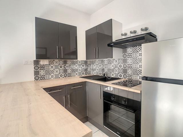 Location Appartement Cours Jean Jaures, Sénas
