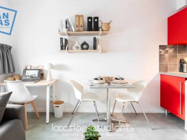 Location Appartement Cours Monseigneur Roméro, Évry