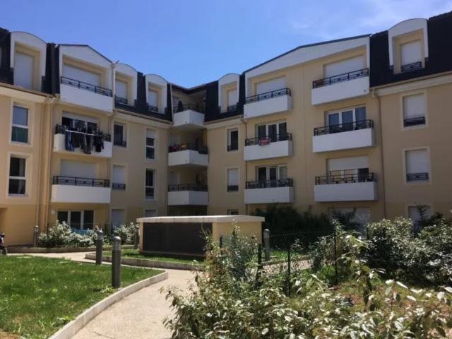 Location Appartement Rue Georges Clemenceau, Brie Comte Robert
