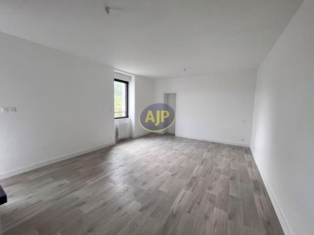 Location appartement Cleguerec: 460 € AJP Immobilier Pontivy